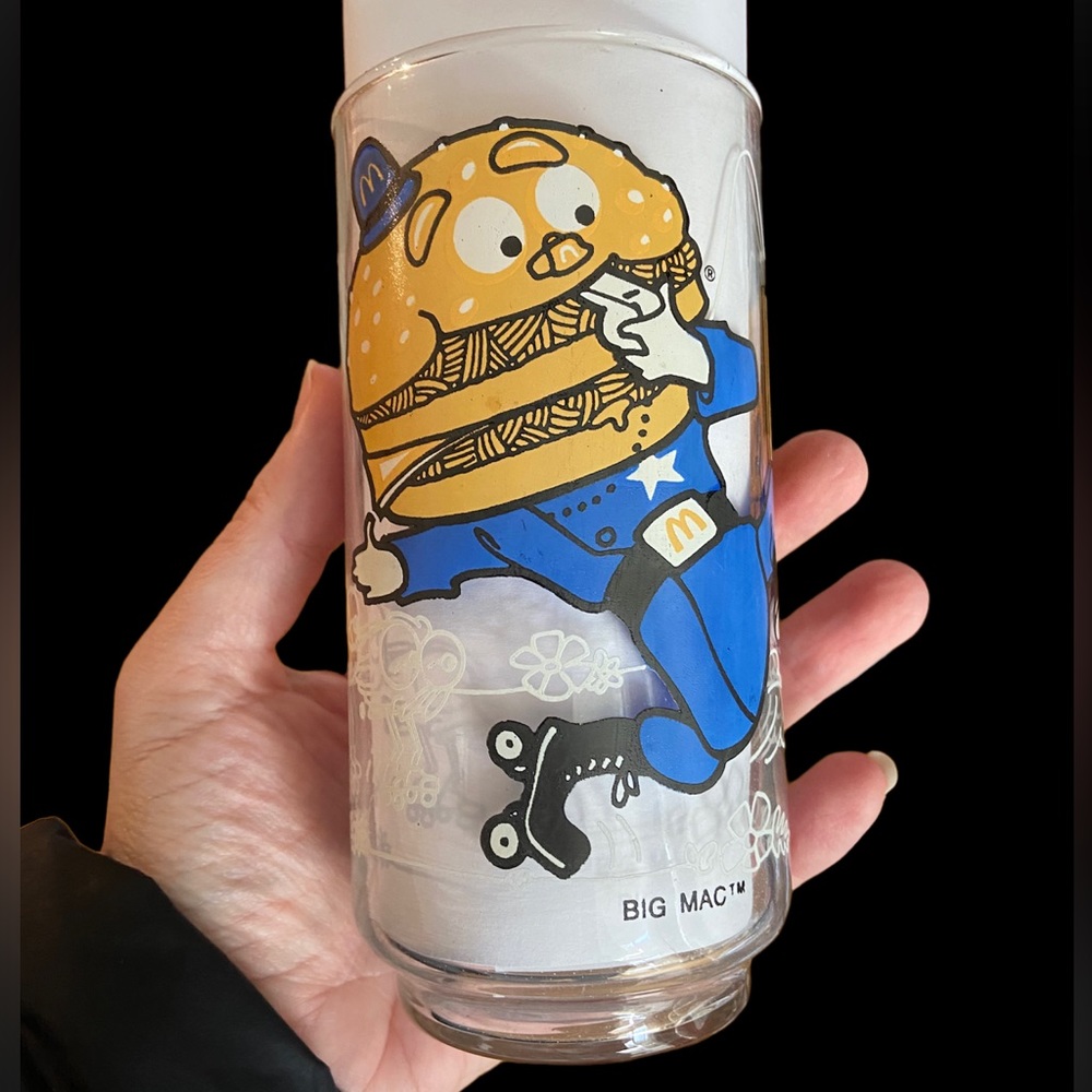 Vintage 1977 McDonald’s Big Mac collector action glass